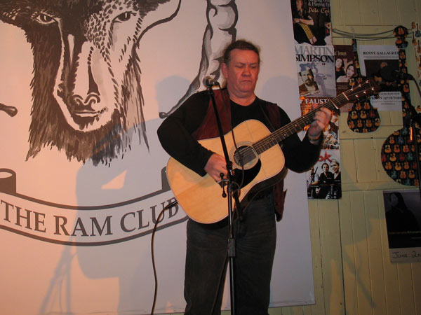 Dick Gaughan - click for high quality photo
