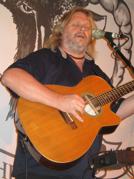 Phil Beer - click for high quality photo